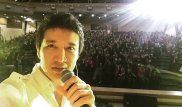 Певец Айкын признался, сколько получает за выступление