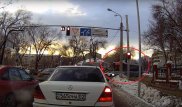 В Алматы автобус проехал на "красный" по встречной полосе