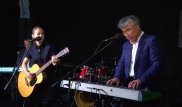 Мухамедиулы исполнил песню Beatles для радио Tengri FM