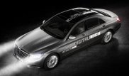 В Mercedes-Benz разработали фары, предсказывающие дорогу