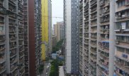 448 жильцов дома заплатили за выброшенную из окна бутылку в Китае