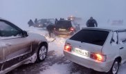 Более тысячи автомобилей застряли на трассе Астана - Караганда