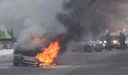 В центре Алматы загорелся автомобиль