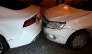 Водитель ехал по "встречке" и спровоцировал массовое ДТП в Алматы