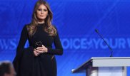 Итальянских дизайнеров отругали в соцсети из-за платья Меланьи Трамп