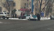 В Алматы полицейское авто столкнулось с Lexus