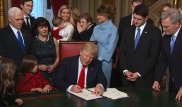 Трамп подписал первые указы на посту президента США