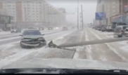 Водитель снес фонарный столб в Астане: Повреждены три машины