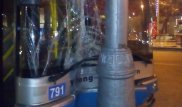 В Алматы автобус с пассажирами врезался в фонарный столб