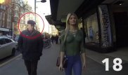 Девушка вышла топлесс на оживленную улицу Лондона. Реакция прохожих