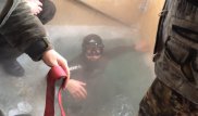 Выживет ли iPhone 7 после 13 часов в ледяной воде: Якутский эксперимент