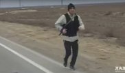 Бегущие с автоматами мужчины напугали жителей Мангистауской области
