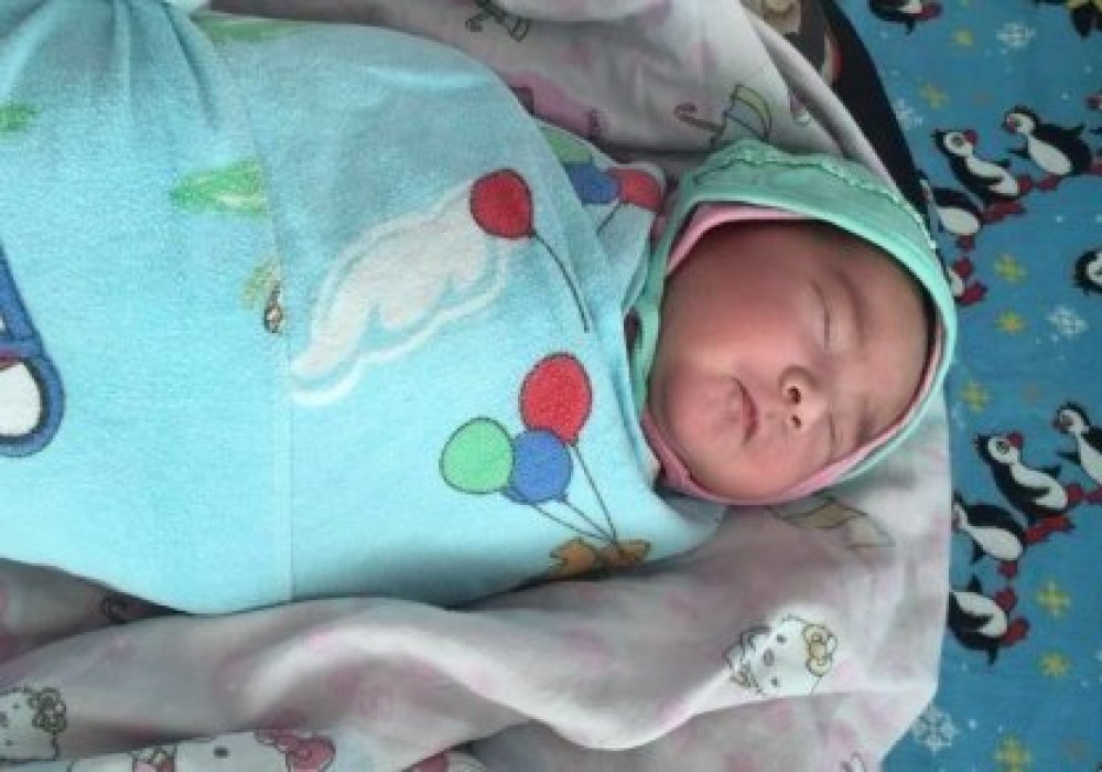 Выброшенная в туалет новорожденная девочка Карлыгаш Шакирова из Алматинской области. 