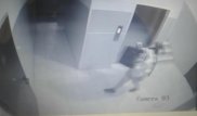Воровка дважды попала на камеры наблюдения в разных районах Алматы