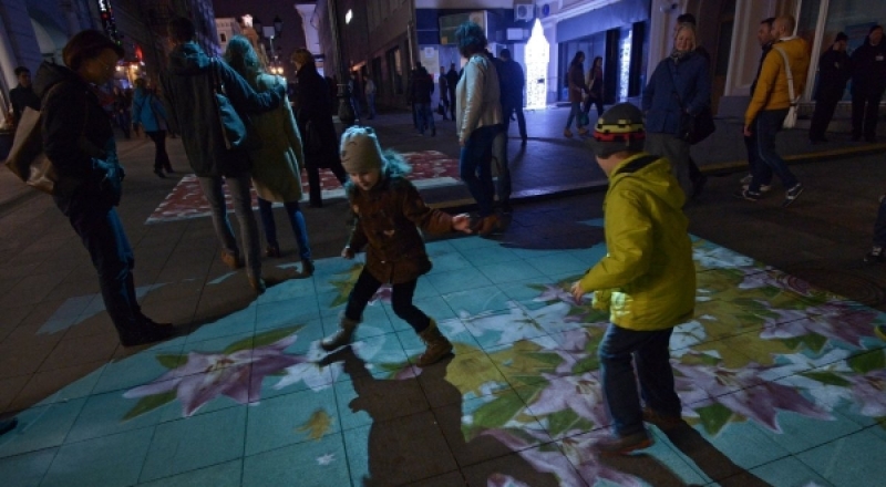 Дети гуляют на городском бульваре. Фото РИА Новости©