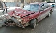 В Алматы автобус на полном ходу врезался в автомобиль на буксире