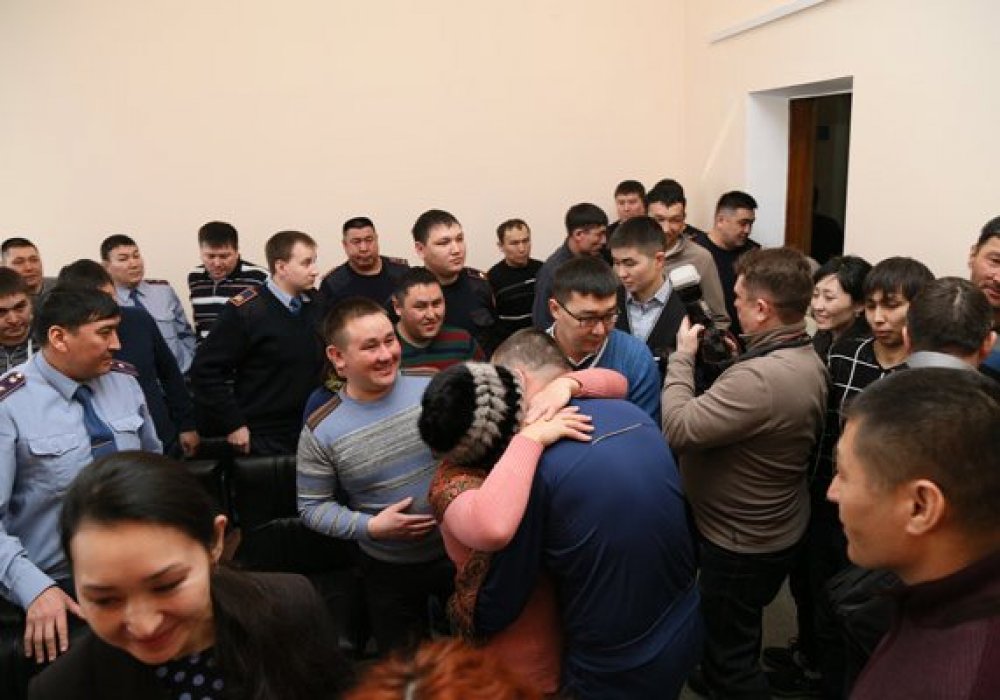 Аплодировавших на суде костанайских полицейских могут наказать