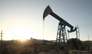 Нефтяные цены растут на данных о сокращении добычи
