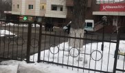 Эксперты назвали причину смерти парня, выпавшего из окна ЖК в Алматы
