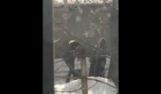 Две девушки впали в ступор в одном из дворов Алматы