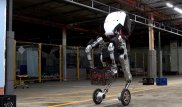 Двухметрового прыгающего робота представила компания Boston Dynamics