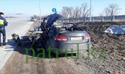 Водитель и пассажиры чудом выжили в разорвавшемся на части Lexus близ Алматы