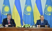 Назарбаев выразил соболезнования Петру Порошенко