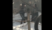 Нарколог прокомментировал видео ступора двух девушек в одном из дворов Алматы