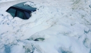 Автомобиль неожиданно обнаружили под растаявшей детской горкой в Усть-Каменогорске