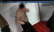 В Сети появилось видео кражи бумажника и смартфона в мечети Алматы