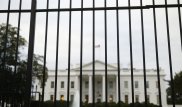 Шнурки помешали женщине "встретиться" с Трампом в Белом доме - СМИ