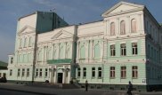 Путин наградил театр в Астане