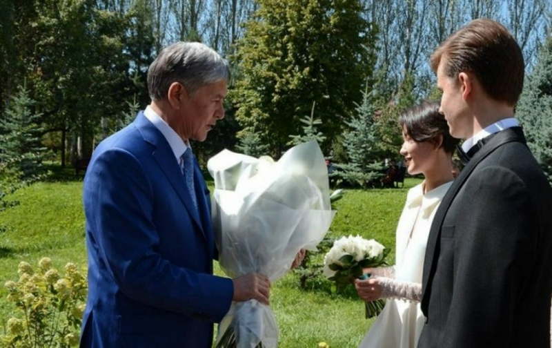 Алмазбек Атамбаев поздравляет свою дочь и ее избранника / Instagram