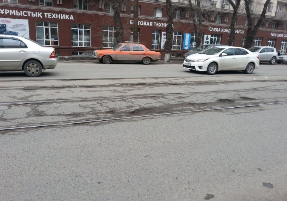 Дорога по улице Макатаева. Фото ata-data.kz