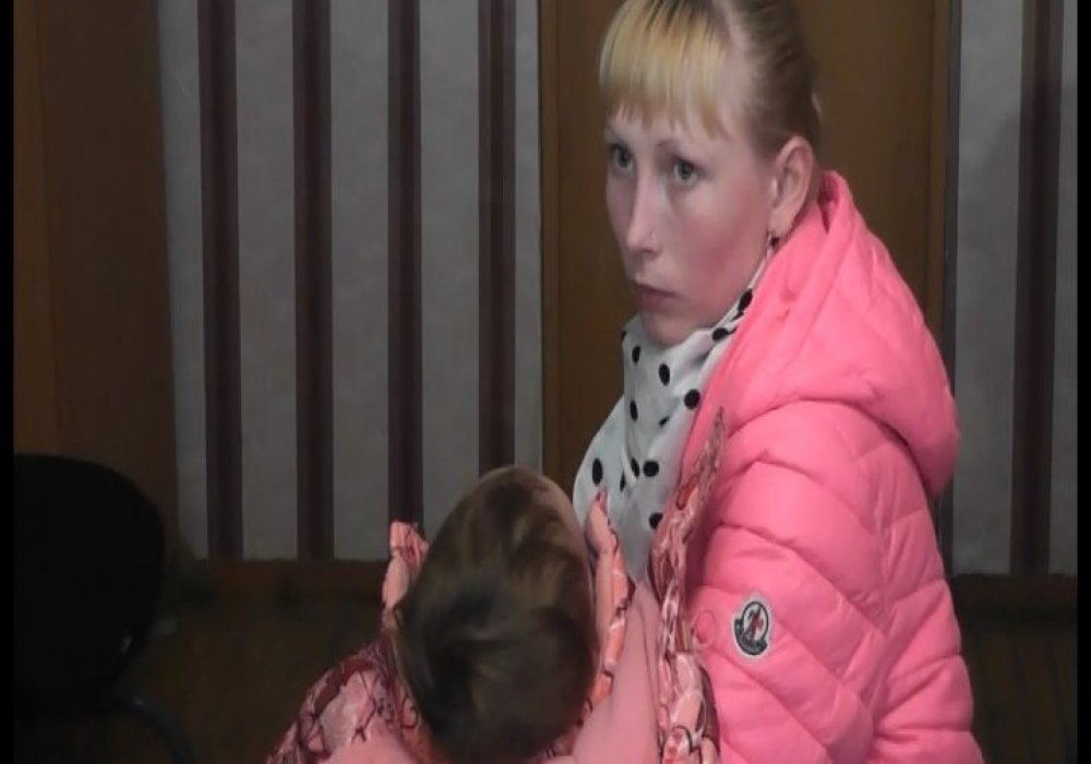 Мама похищенной девочки Екатерина Огнева. © Tengrinews.kz