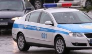 Пьяный мужчина демонстративно помочился на машину полицейских в ВКО