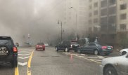 Проспект Аль-Фараби в Алматы заволокло дымом от пожара на стройке