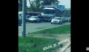 12 человек пострадали при столкновении маршрутки с грузовиком между Алматы и Каскеленом
