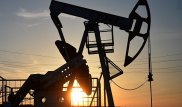 Мировые цены на нефть опустились ниже 55 долларов