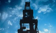Нефть торгуется вблизи отметки 53 доллара после обвала
