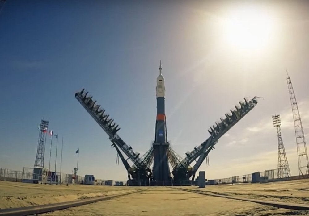 кадр из видео Роскосмоса