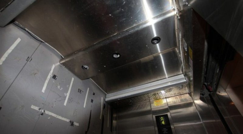 Сорвавшийся лифт в ЖК "Эдем палас". Фото: Мирхат Ажигалиев