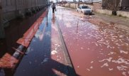 Тонны сока вылились на улицы в российском городе