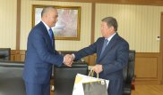 Покупателю миллионного билета на EXPO-2017 подарили телефон с символичным номером