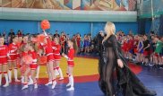 Украинская певица выступила перед детьми без нижнего белья