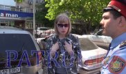 Блондинка за рулем: Автоледи больше двух часов спорила с полицейскими в Алматы
