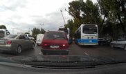 Отсоединить "рога": как сражаются за пассажиров водители троллейбусов в Алматы