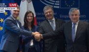 Евросоюз отменил визы для Украины. Порошенко попрощался с "советско-российской империей"