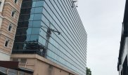 Человек сорвался с крыши отеля Rixos в Алматы