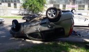 Внедорожник опрокинулся после ДТП в Алматы